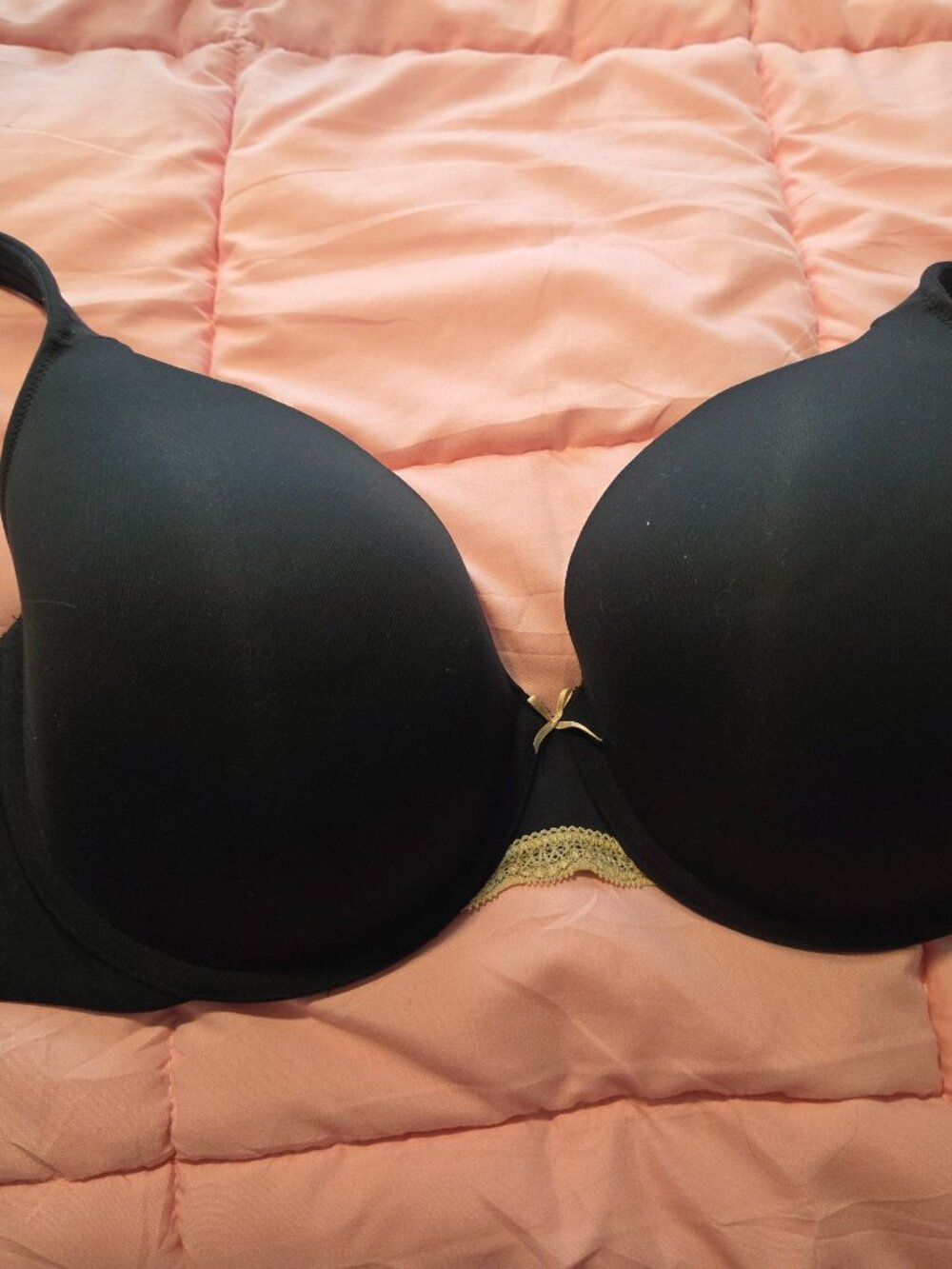 Cacique Lightly Lined Full Coverage Bra – Size 42D (Black)